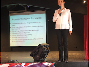 Kurucumuz Dr. Gülçin Babaoğlu Ve İşitme Engelliler Öğretmenimiz Nazlı Yıldıran Akbaş İlk Ve Orta Dereceli Okullarda Uygulanan Kaynaştirma Eğitimlerinde Karşilaşilan Sorunlar Ve Çözümleri Konulu Paneli Sundular.