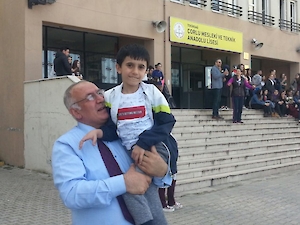 Çorlu Mesleki Ve Teknik Anadolu Lisesi De Otizme Mavi İşik Yakti