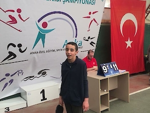 Masa Tenisi Turnuvasina Katildik