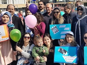 Down Sendromlular Farkindalik Yürüyüşüne Katildik