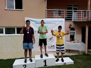 İed Wellness Spor Merkezi&#039;nin Sporculari Yüzme Ve Triatlon Yarişmasina Katildi