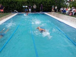 İed Wellness Spor Merkezi&#039;nin Sporculari Yüzme Ve Triatlon Yarişmasina Katildi