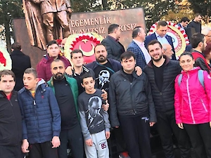 Atamızı Saygıyla Ve Özlemle Anıyoruz