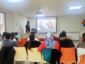 Hizmet İçi Eğitim Saatimizde Çocuk Merkezli Oyun Terapisi Anlatıldı