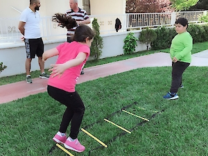 Spor Becerilerini Geliştirmek İçin Bahçe Parkurlarimiz Hazir
