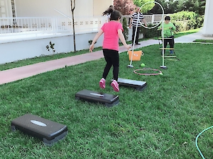 Spor Becerilerini Geliştirmek İçin Bahçe Parkurlarimiz Hazir