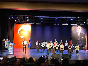 Minik Kalplerden Büyük Sahne